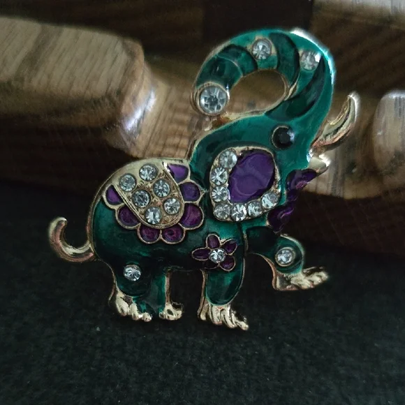 Green and Purple Elephant Brooch Pin with Crystals - Picture 3 of 3